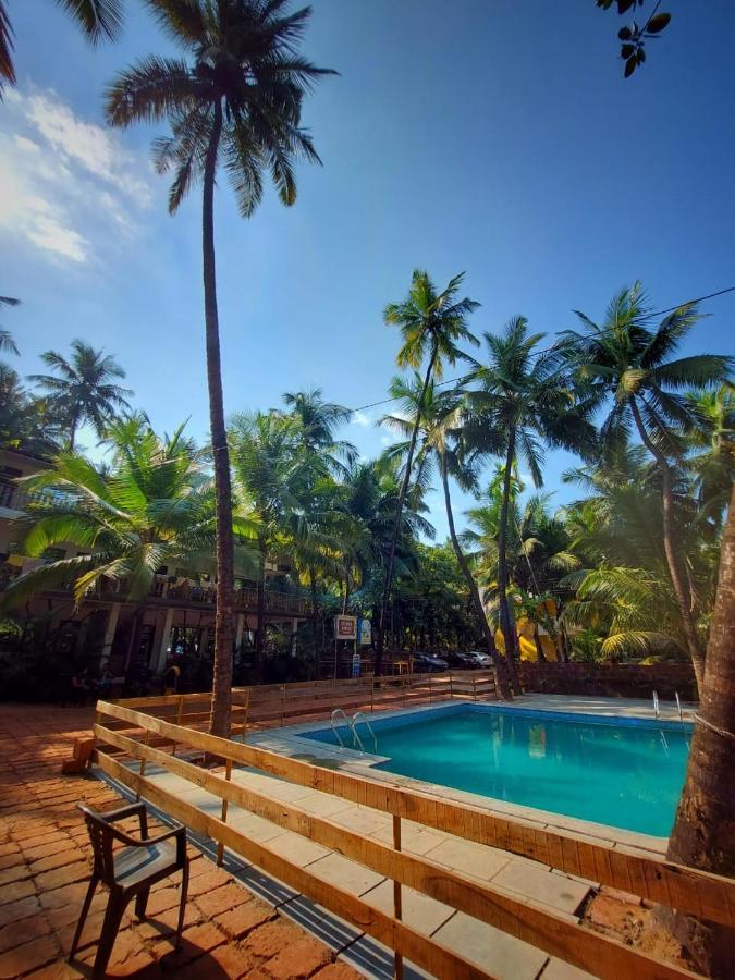 Coconut Garden Beach House Mālvan 外观 照片