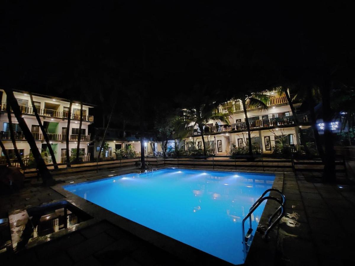 Coconut Garden Beach House Mālvan 外观 照片